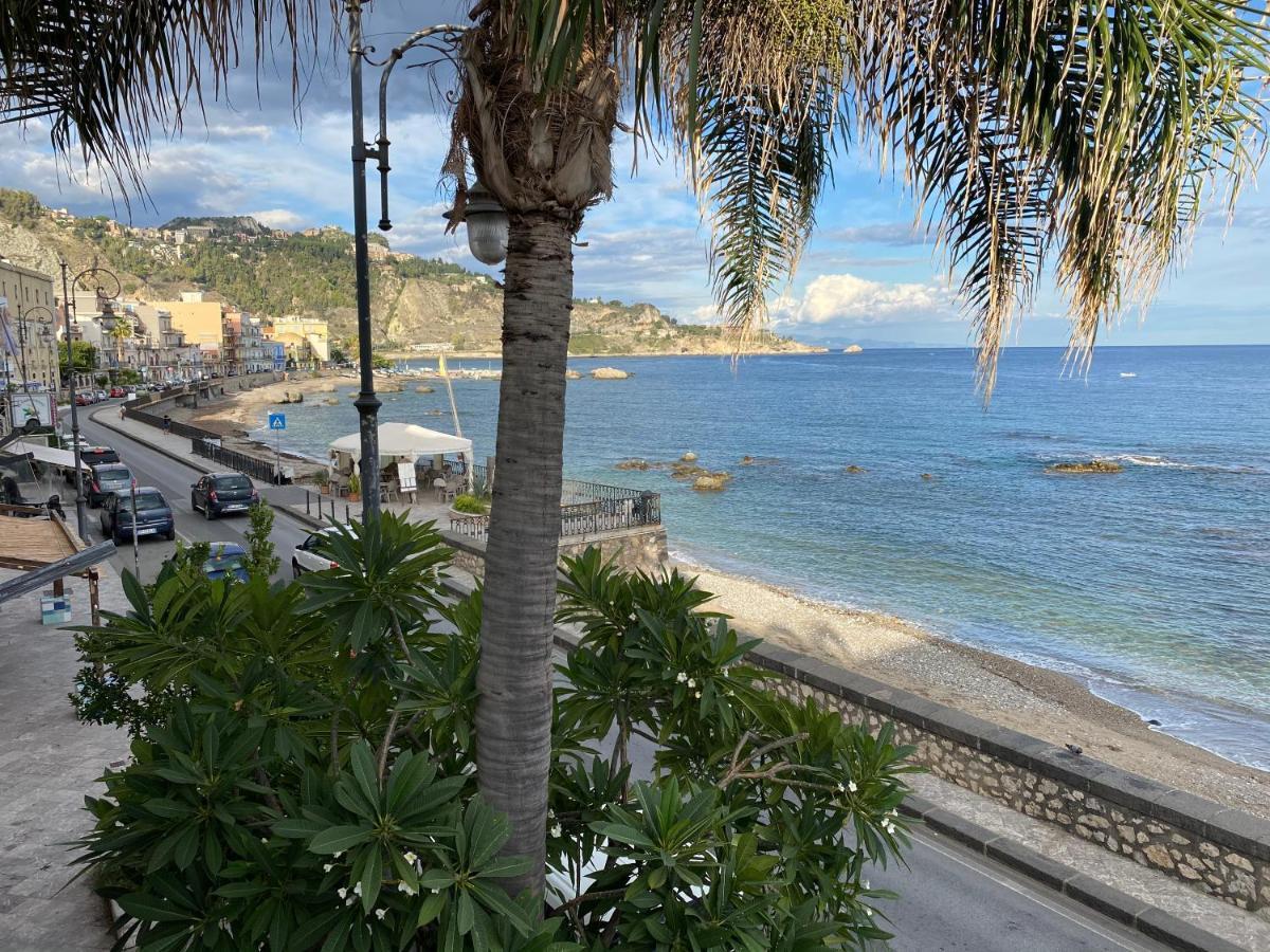 Casa Nicole Fronte Mare Villa Giardini Naxos Exteriör bild