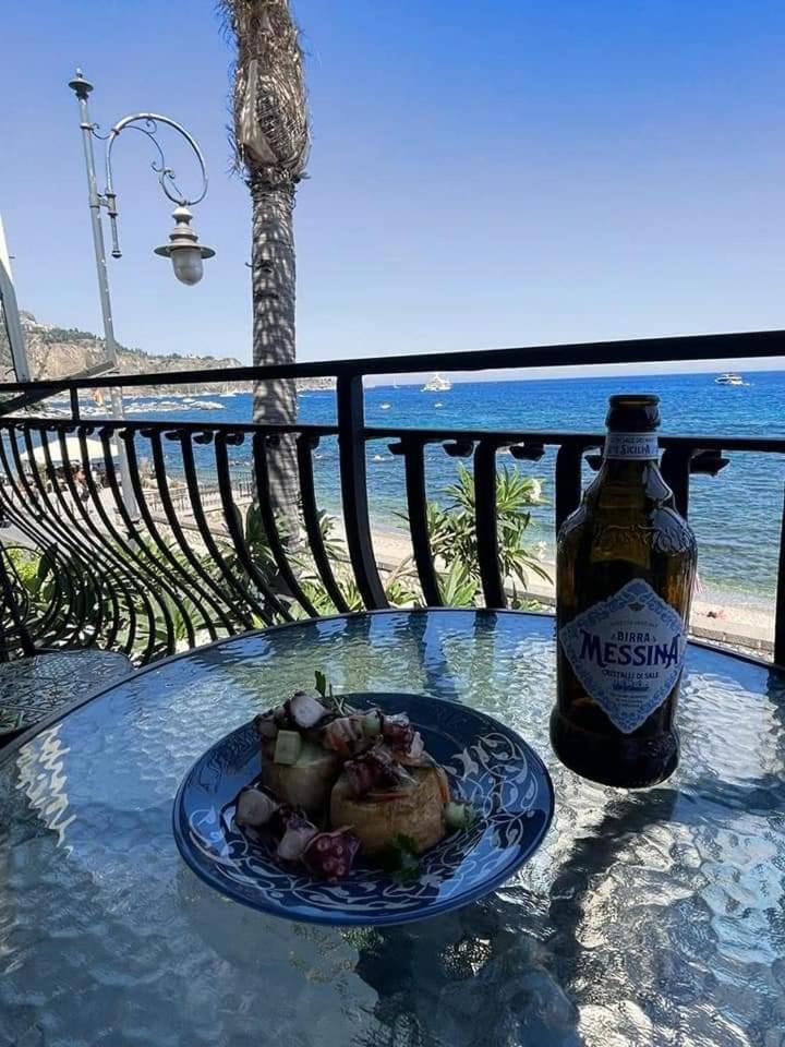 Casa Nicole Fronte Mare Villa Giardini Naxos Exteriör bild