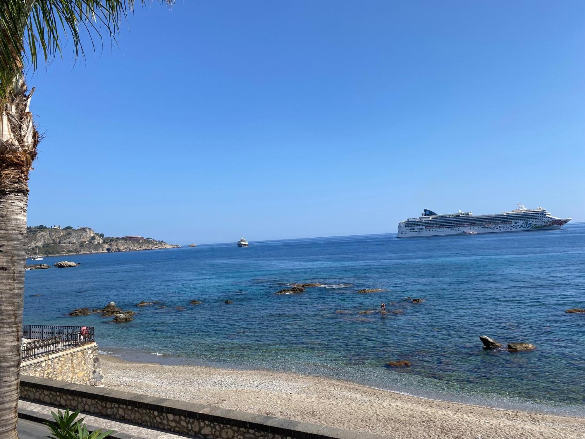 Casa Nicole Fronte Mare Villa Giardini Naxos Exteriör bild