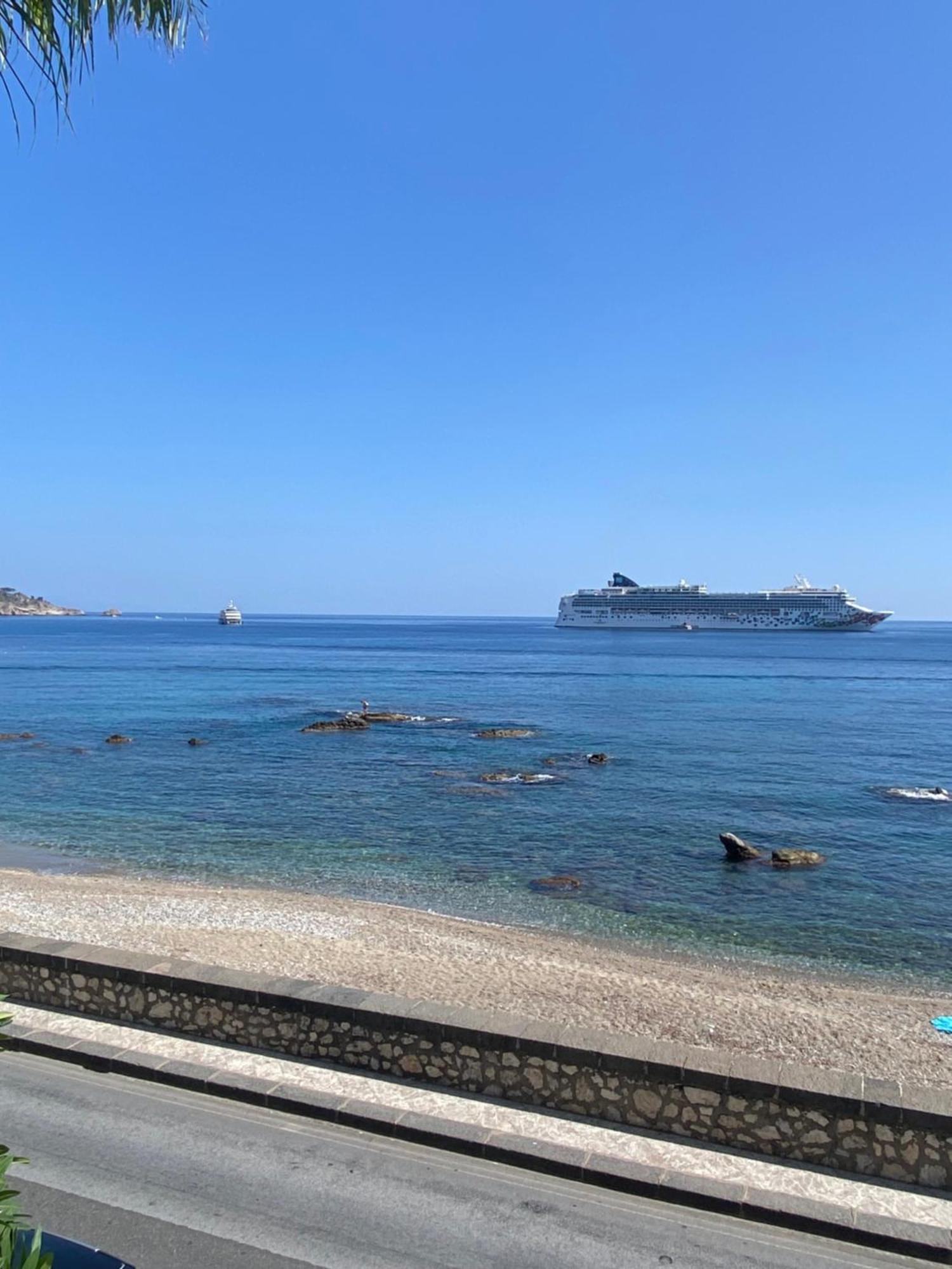 Casa Nicole Fronte Mare Villa Giardini Naxos Exteriör bild