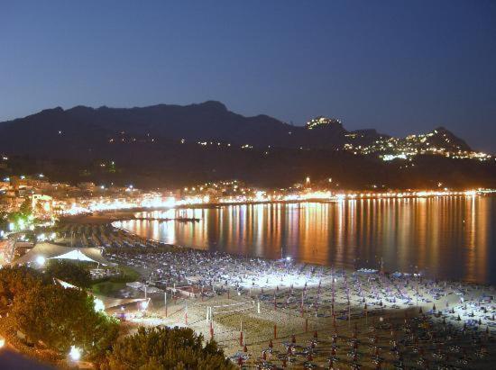 Casa Nicole Fronte Mare Villa Giardini Naxos Exteriör bild