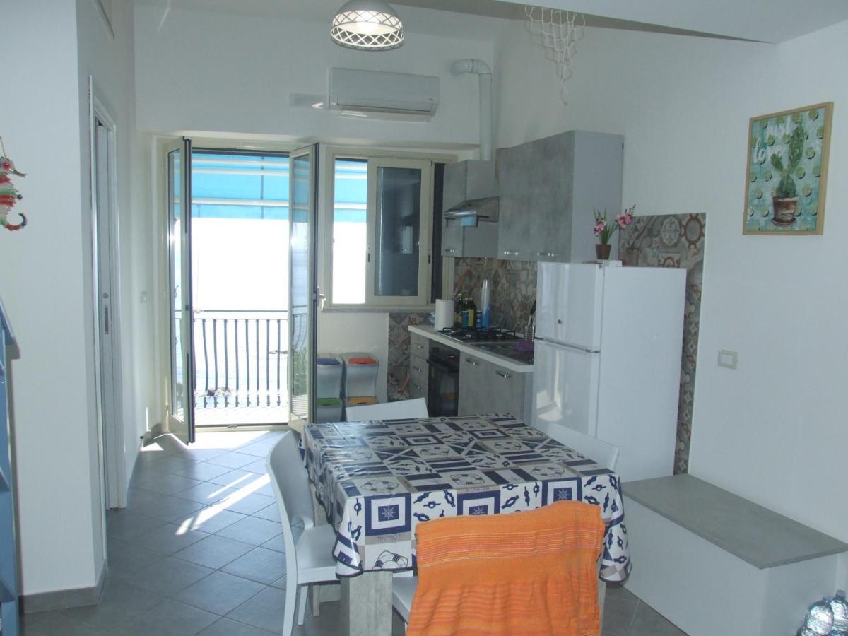 Casa Nicole Fronte Mare Villa Giardini Naxos Exteriör bild